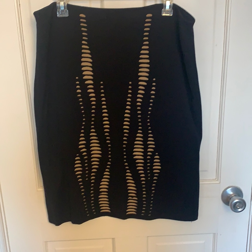 Knit knee length w/ front and back detail